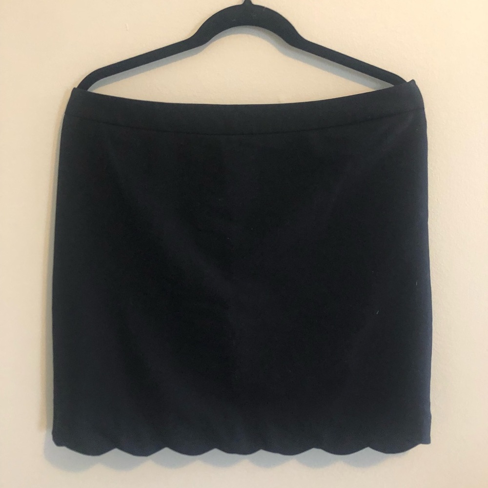 Women’s Maurice’s Black Scalloped Pencil Skirt - size large